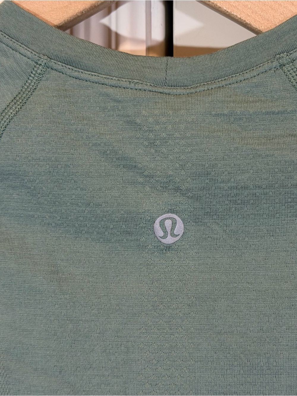 Lululemon Swiftly Tech Short-Sleeve Shirt 2.0
Medium Forest Size 2 - Picture 4 of 7